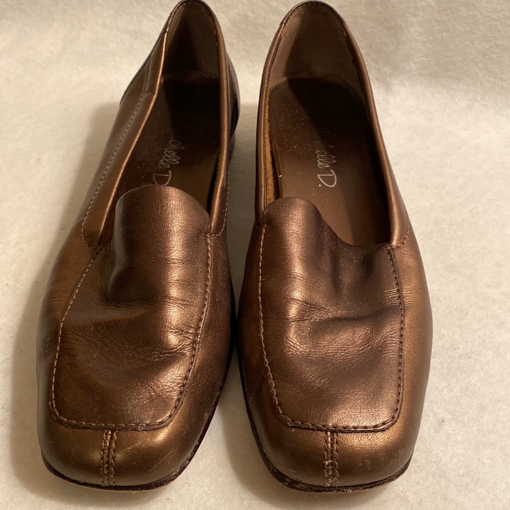 Michelle D. Gold/ Bronze flats size 7 1/2 M
